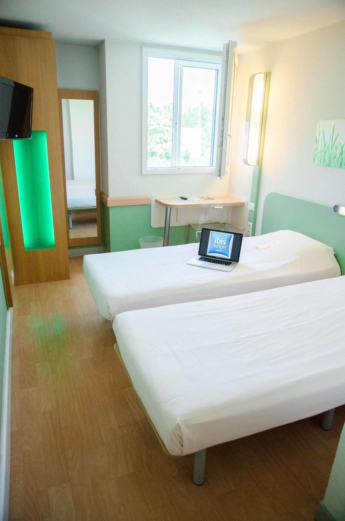 Ibis Budget Aeroport Le Bourget Garonor Le Blanc-Mesnil Exterior foto